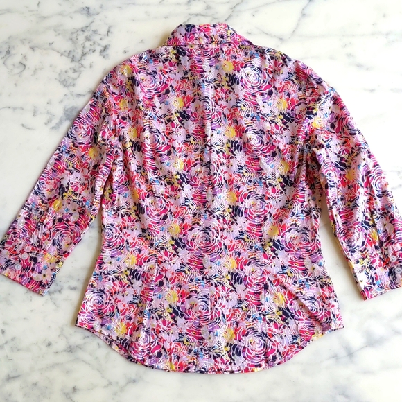 NWOT. Express Design Studio 100% Cotton Floral Button Down Shirt with 3/4 sleeve - Picture 4 of 4